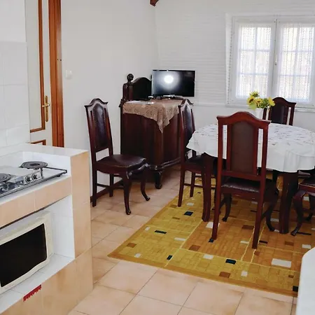 Two-bedroom In דירה